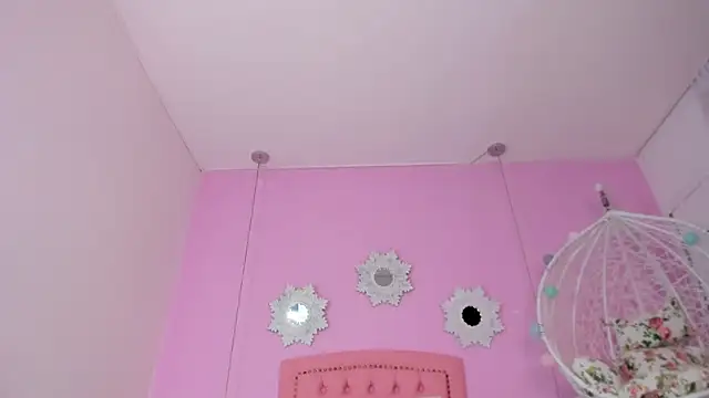 CannelaSmith online show from November 10, 2025, 7:41 pm