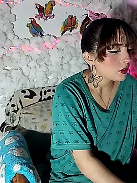 Liittle Sinn online show from October 5, 2025, 3:52 am