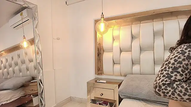 Snapshot of TiffantyAndStacy chatting on October 10, 2025, 7:58 pm TiffantyAndStacy online show from October 10, 2025, 7:58 pm