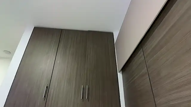 Liiz 01 online show from March 16, 2026, 5:26 am