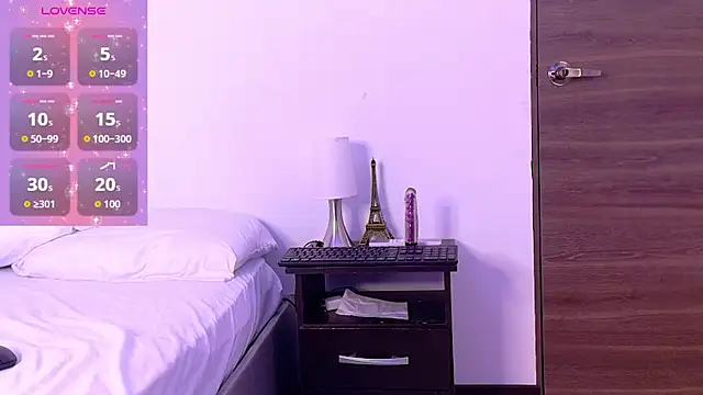 AgathaRusso online show from September 16, 2025, 7:48 pm