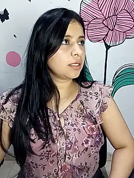 ValerieLove  online show from October 10, 2025, 8:53 pm