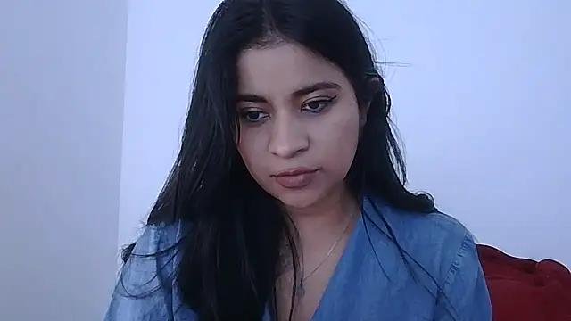 ValerieLove  online show from December 3, 2025, 8:08 pm