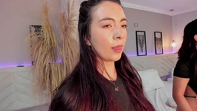 Adriana Lorens online show from September 12, 2025, 8:19 pm