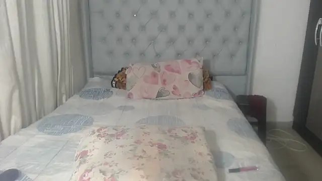Snapshot of BeautyQueenX22 chatting on June 8, 2026, 7:36 pm BeautyQueenX22 online show from June 8, 2026, 7:36 pm