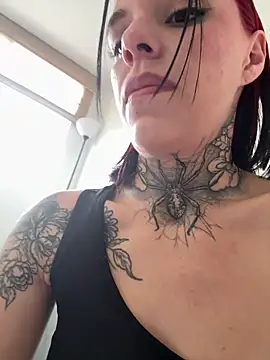 Meganreed  online show from November 20, 2025, 10:09 pm