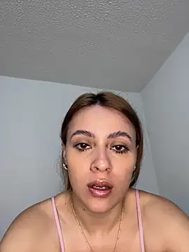 Snapshot of kendal_blonde chatting on October 13, 2025, 10:54 pm kendal blonde online show from October 13, 2025, 10:54 pm
