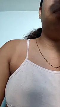 MadissonRizz online show from November 18, 2025, 8:01 pm