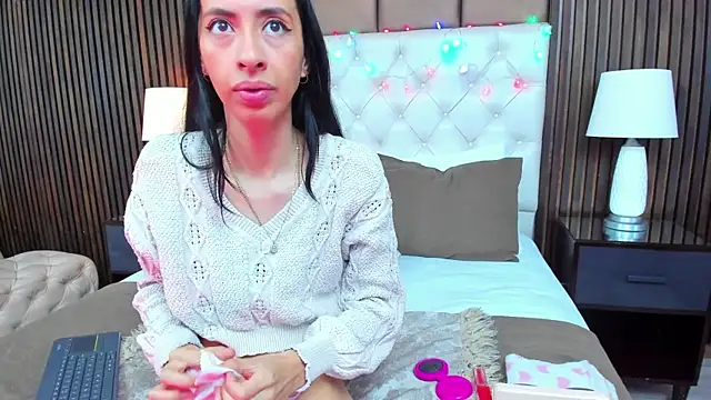 Kendal Foxxx online show from December 16, 2025, 11:47 am