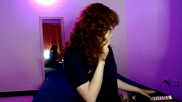 Snapshot of Myrosieposy chatting on December 23, 2025, 1:38 am Myrosieposy online show from December 23, 2025, 1:38 am