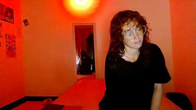 Snapshot of Myrosieposy chatting on December 20, 2025, 2:14 am Myrosieposy online show from December 20, 2025, 2:14 am