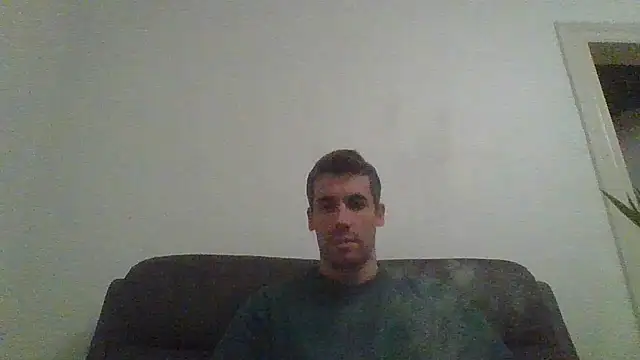 JulioIsHere4you online show from November 10, 2025, 11:10 pm