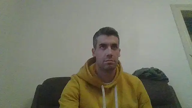 JulioIsHere4you online show from December 22, 2025, 1:22 pm