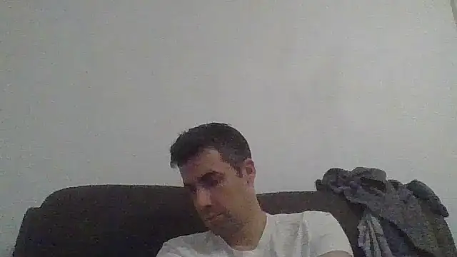 JulioIsHere4you online show from November 23, 2025, 6:23 am