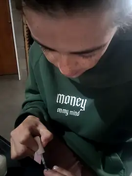 Almendrasexy online show from October 27, 2025, 6:20 pm