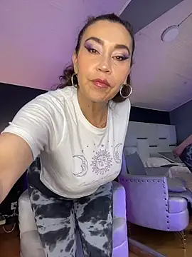 Samantha Milf   online show from December 14, 2025, 12:55 pm