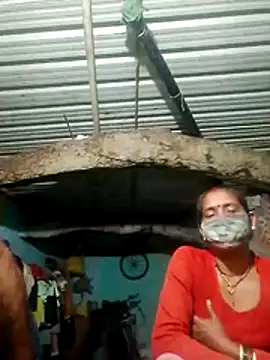 Snapshot of CUTE-004 chatting on November 1, 2025, 4:56 pm CUTE-004 online show from November 1, 2025, 4:56 pm