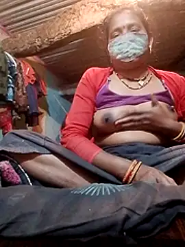 CUTE-004 online show from February 11, 2026, 5:02 pm