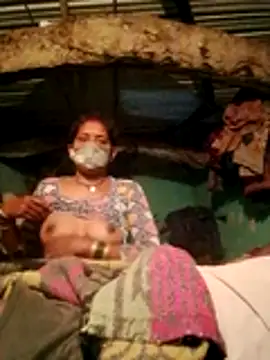 Snapshot of CUTE-004 chatting on October 9, 2025, 3:45 pm CUTE-004 online show from October 9, 2025, 3:45 pm