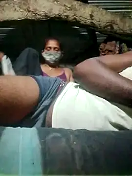 Snapshot of CUTE-004 chatting on October 21, 2025, 5:12 pm CUTE-004 online show from October 21, 2025, 5:12 pm