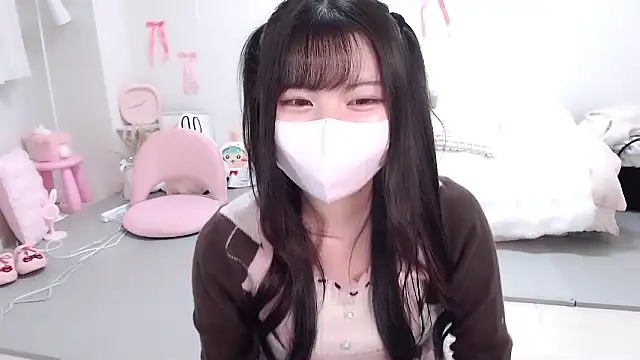 moka-neko online show from December 3, 2025, 1:21 pm