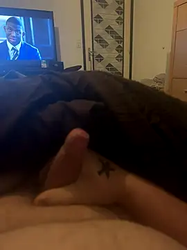 Snapshot of Badking9377 chatting on November 21, 2025, 7:13 pm Badking9377 online show from November 21, 2025, 7:13 pm