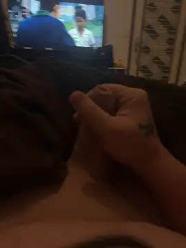 Snapshot of Badking9377 chatting on October 19, 2025, 4:43 pm Badking9377 online show from October 19, 2025, 4:43 pm