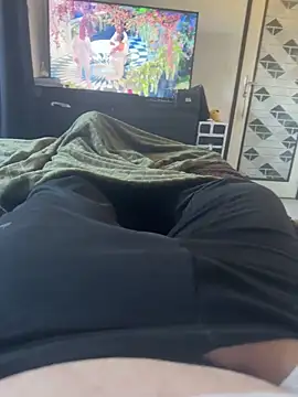 Snapshot of Badking9377 chatting on October 12, 2025, 2:07 pm Badking9377 online show from October 12, 2025, 2:07 pm