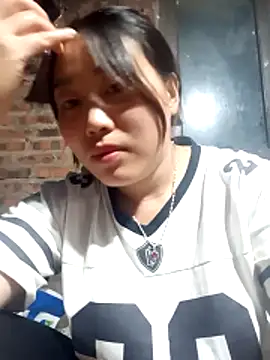 siki-00 online show from October 28, 2025, 1:10 pm