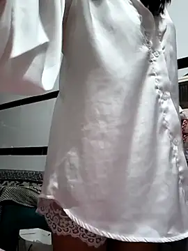 Snapshot of Yui-Linh chatting on September 20, 2025, 2:22 pm Yui-Linh online show from September 20, 2025, 2:22 pm