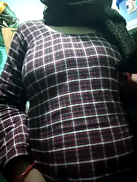 Snapshot of your_favourite_bhabhi chatting on February 9, 2026, 1:14 am your favourite bhabhi online show from February 9, 2026, 1:14 am