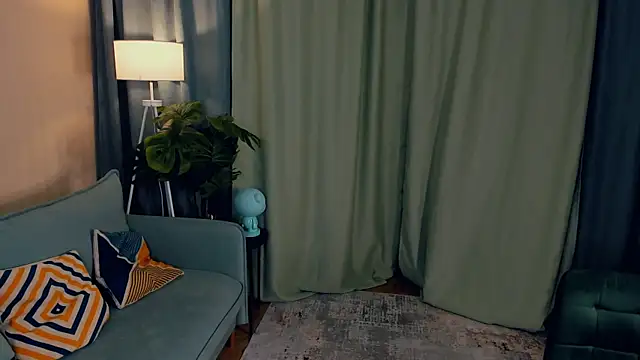 LaritaYoseph online show from October 30, 2025, 4:15 pm