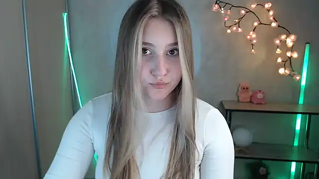 Snapshot of Milka_kamila chatting on June 1, 2026, 12:27 pm Milka kamila online show from June 1, 2026, 12:27 pm
