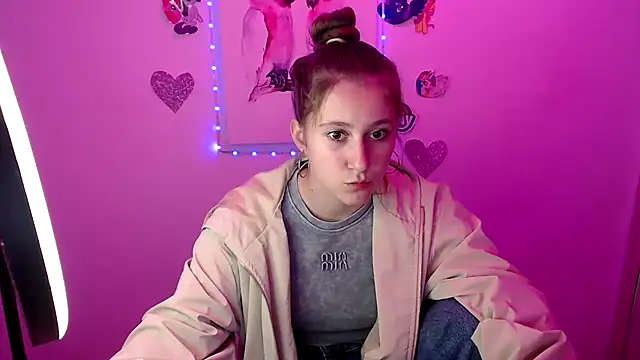 Milka kamila online show from September 24, 2025, 12:33 pm