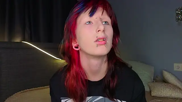 Snapshot of KandraCruser chatting on January 8, 2026, 8:15 pm KandraCruser online show from January 8, 2026, 8:15 pm