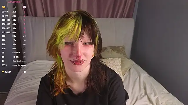 Snapshot of KandraCruser chatting on November 22, 2025, 8:08 pm KandraCruser online show from November 22, 2025, 8:08 pm