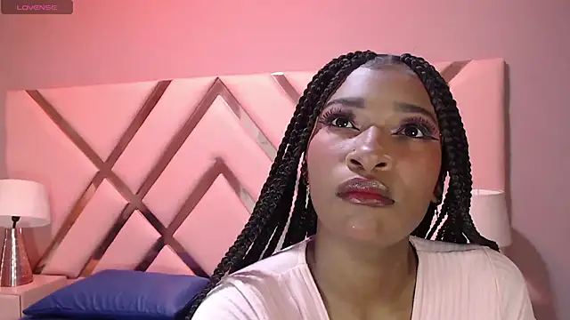 Snapshot of SophiaBloss chatting on September 19, 2025, 3:32 am SophiaBloss online show from September 19, 2025, 3:32 am