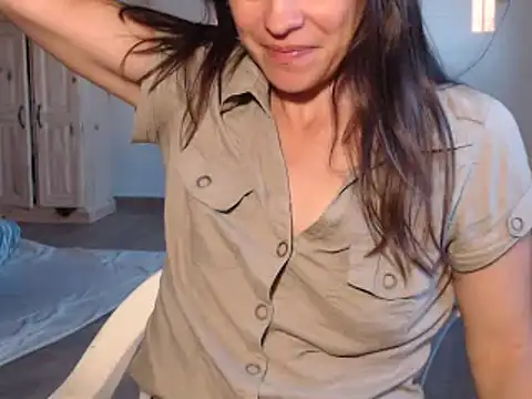 Missforever online show from October 31, 2025, 10:16 pm