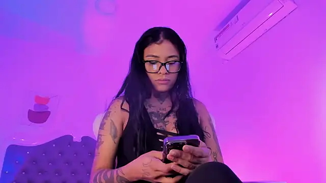  Sharloth  online show from September 25, 2025, 12:33 pm