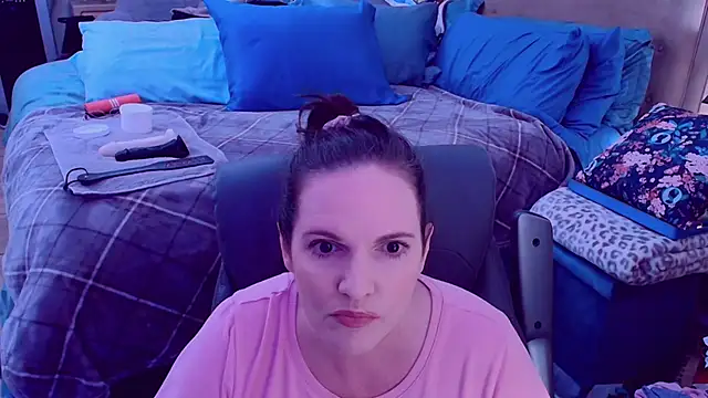 ninajaymes online show from April 10, 2026, 10:11 am