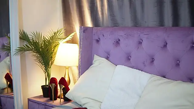 Snapshot of SaraiAngel chatting on February 21, 2026, 10:34 pm SaraiAngel online show from February 21, 2026, 10:34 pm