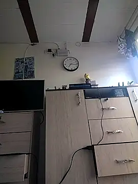 Coralaine 96 online show from September 17, 2025, 12:18 pm