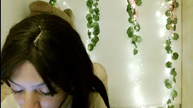 EIVIY1609 online show from October 9, 2025, 1:55 pm