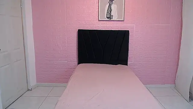 EIVIY1609 online show from November 17, 2025, 2:21 pm