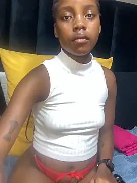 Littlebunny33 online show from March 28, 2026, 7:04 pm