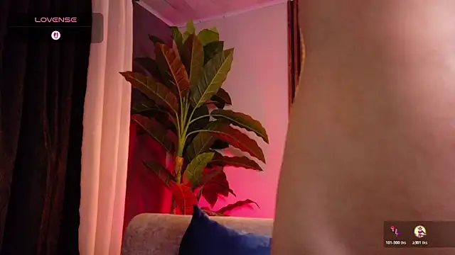 Snapshot of La_Diabla_111_ chatting on November 25, 2025, 8:20 pm La Diabla 111 online show from November 25, 2025, 8:20 pm