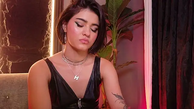 Snapshot of La_Diabla_111_ chatting on October 26, 2025, 5:35 pm La Diabla 111 online show from October 26, 2025, 5:35 pm