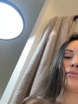 gardenxrose online show from April 12, 2026, 10:35 pm