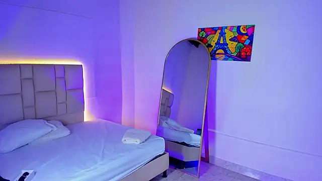 JennyLawrence online show from November 2, 2025, 8:03 pm