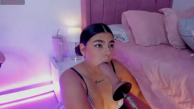 Snapshot of AliceThundeer chatting on November 12, 2025, 4:16 am AliceThundeer online show from November 12, 2025, 4:16 am